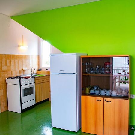 Apartment Tony - 2Bdr Beachfront ยาดริยา ภายนอก รูปภาพ